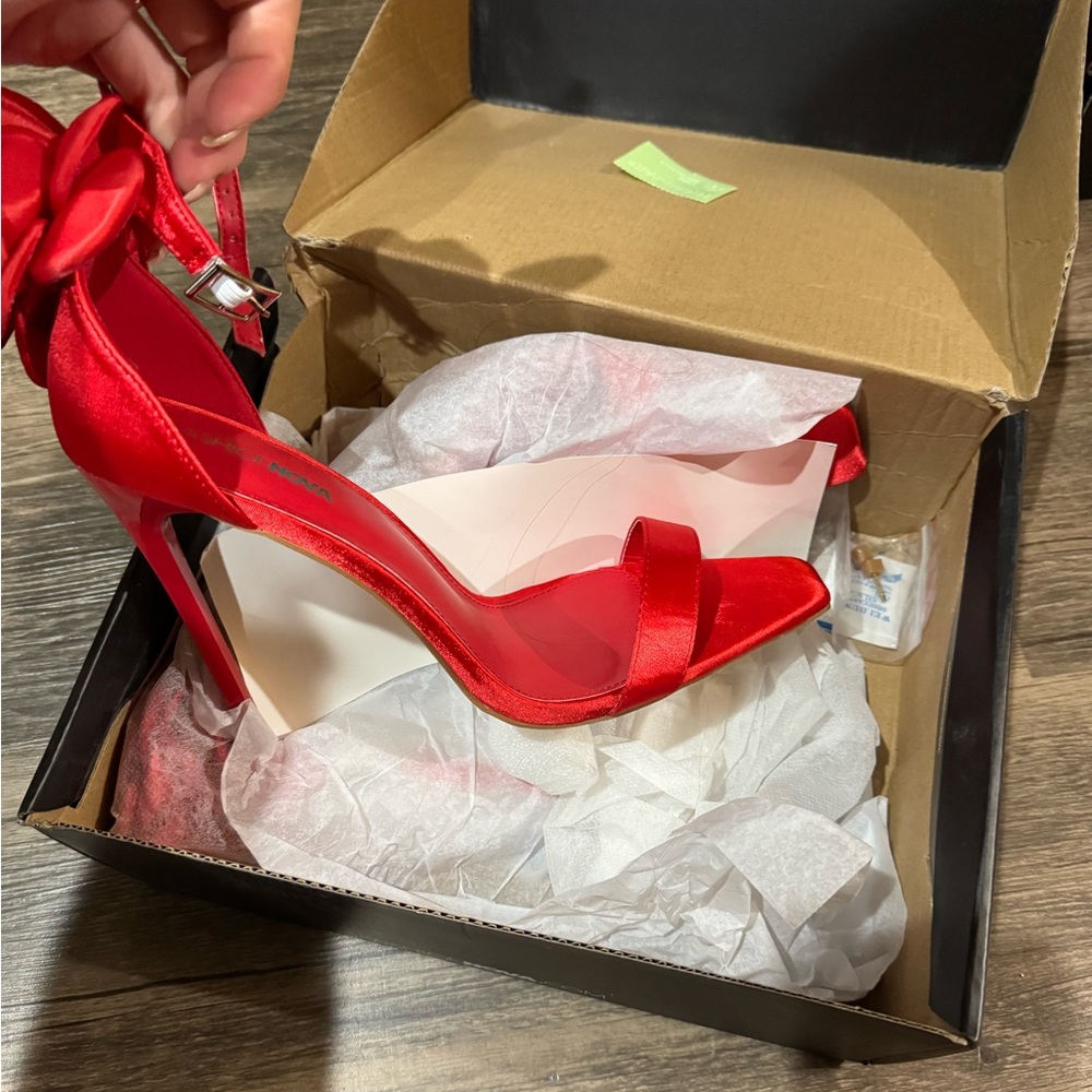 Fashion Nova Red Flower-625 Heels